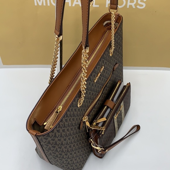 MICHAEL KORS Metallic Logo Chain Tote Bag & LARGE DOUBLE ZIP WRISTLET WALLET - Picture 3 of 16